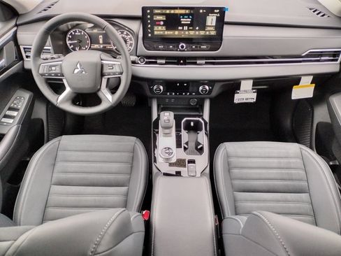 New 2026 Mitsubishi Outlander Trail Edition image 2