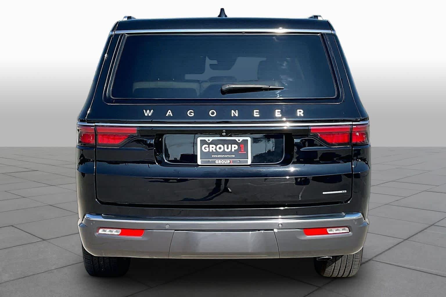Used 2022 Jeep Wagoneer Series III w/ Convenience Group I RWD image 5