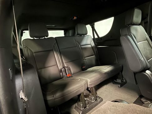 Used 2025 GMC Yukon XL Denali AWD/4WD image 67