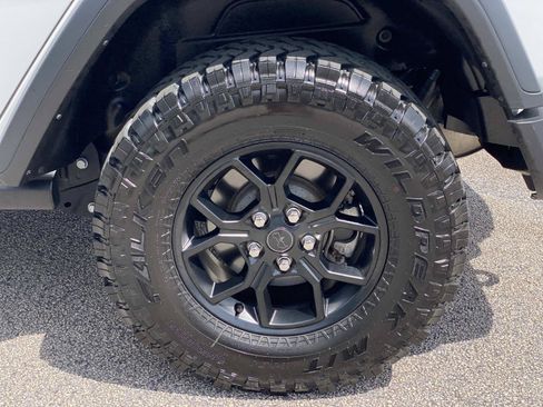 Used 2025 Jeep Wrangler Unlimited Sport AWD/4WD image 15