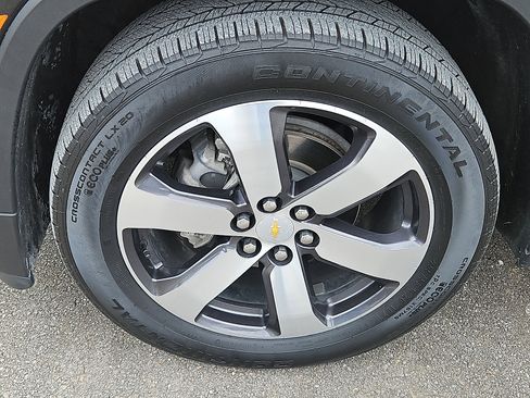 Certified 2023 Chevrolet Traverse LT w/ LT Premium Package image 8