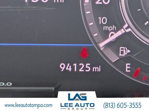 Used 2018 Volkswagen Tiguan SEL Premium image 23