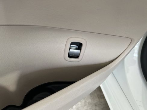 Used 2024 Mercedes-Benz C 300 Sedan image 41