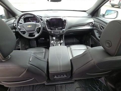 Used 2022 Chevrolet Traverse LT w/ LT Premium Package AWD/4WD image 14