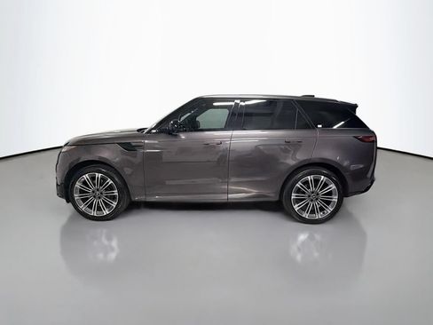 Used 2024 Land Rover Range Rover Sport Dynamic SE AWD/4WD image 2