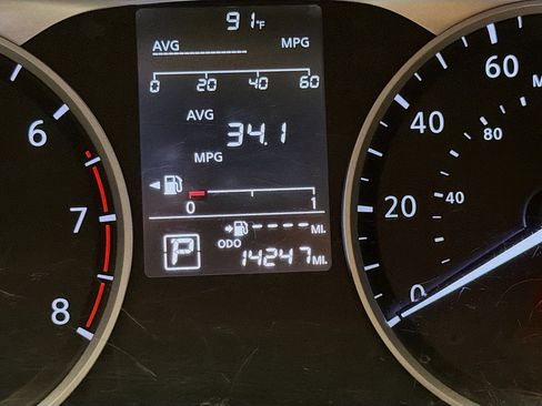 Used 2025 Nissan Versa S w/ S Plus Package FWD image 8