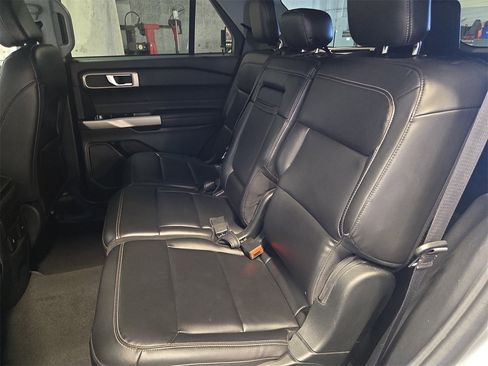 Used 2023 Ford Explorer XLT w/ Equipment Group 202A image 14
