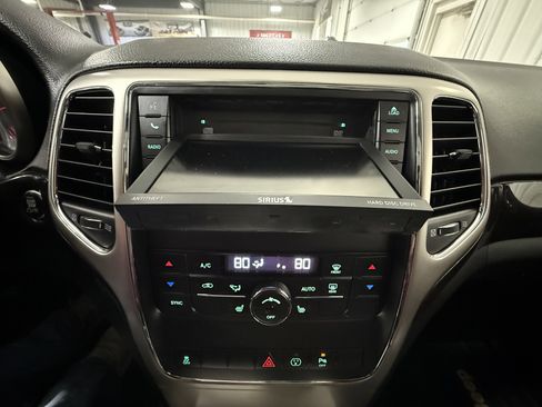 Used 2013 Jeep Grand Cherokee Laredo image 39