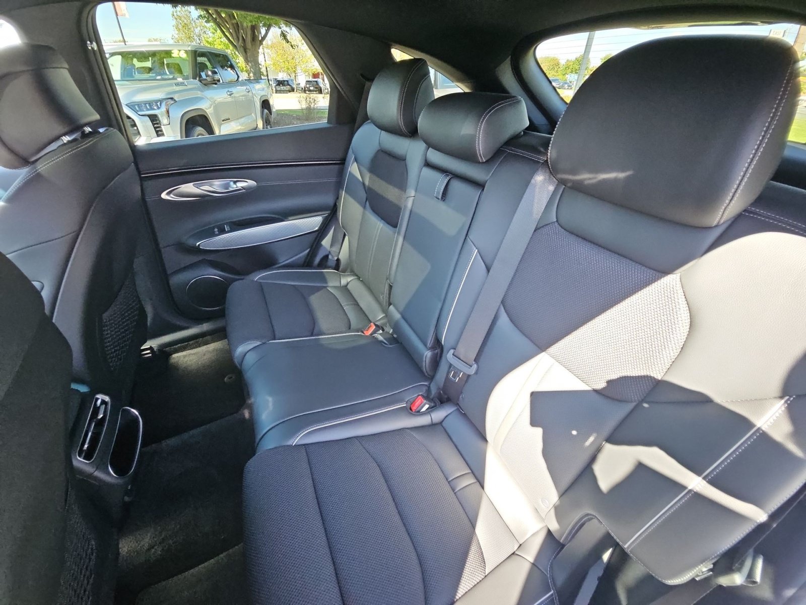 Used 2025 Genesis GV70 3.5T Sport AWD/4WD image 25