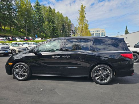 Used 2023 Honda Odyssey Elite image 4