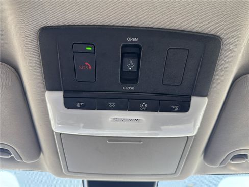 Used 2023 Nissan Altima 2.5 SR w/ SR Premium Package FWD image 28