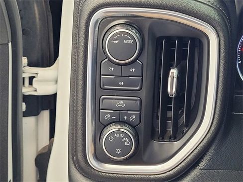 Used 2020 Chevrolet Silverado 2500 LT w/ Z71 Off-Road Package image 16