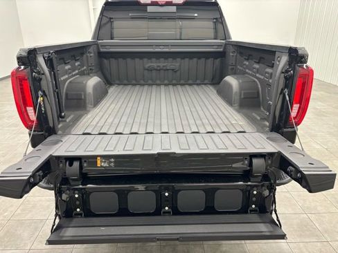 Used 2023 GMC Sierra 1500 AT4 w/ Technology Package image 8