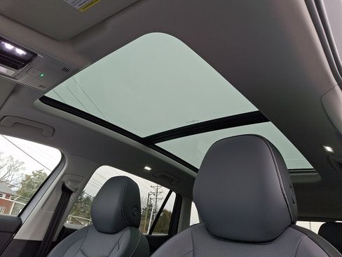 New 2026 Volkswagen Tiguan SE AWD/4WD image 10
