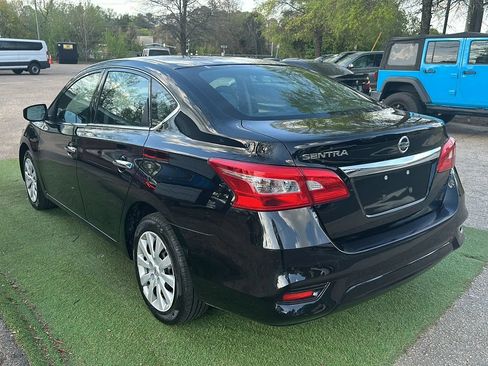 Used 2019 Nissan Sentra S image 6