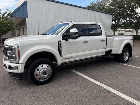 Used 2023 Ford F450 Limited w/ FX4 Off-Road Package image 2