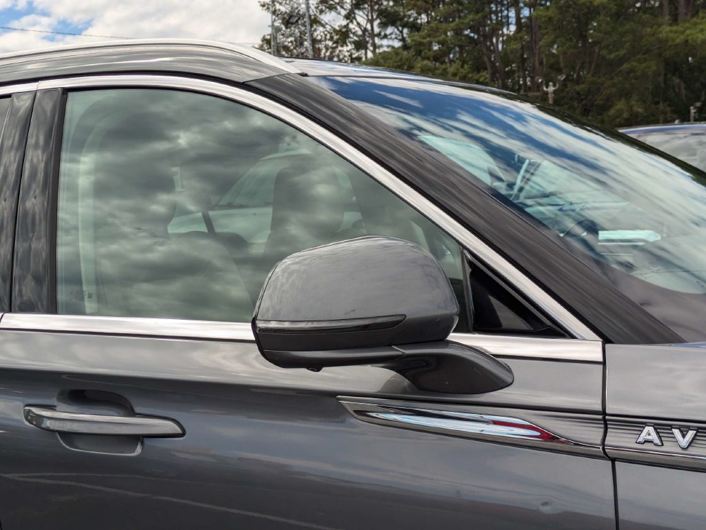 Used 2022 Lincoln Aviator Reserve w/ Equipment Group 201A RWD image 12
