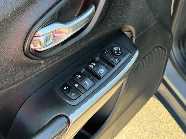Used 2021 Jeep Cherokee Latitude Lux w/ Sun & Sound Group FWD image 24