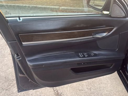 Used 2014 BMW 750Li xDrive AWD/4WD image 11