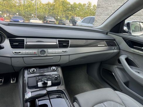 Used 2017 Audi S8 Plus AWD/4WD image 32