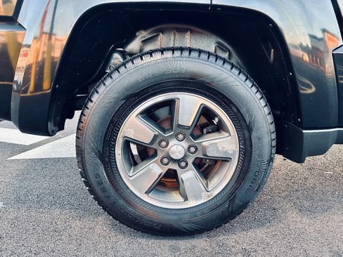 Used 2008 Jeep Liberty Sport w/ Popular Equipment Group image 32