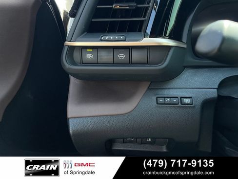 Used 2023 Toyota Crown AWD/4WD image 12
