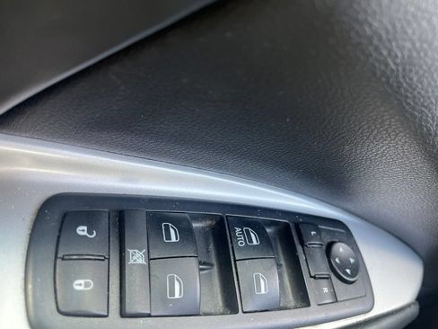 Used 2018 Dodge Journey SXT w/ Connectivity Group FWD image 22