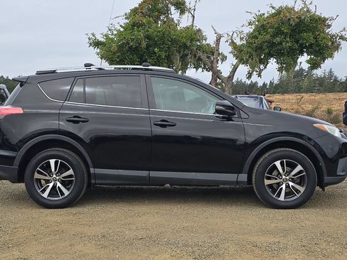 Used 2017 Toyota RAV4 XLE w/ Plus Special Value Package AWD/4WD image 3