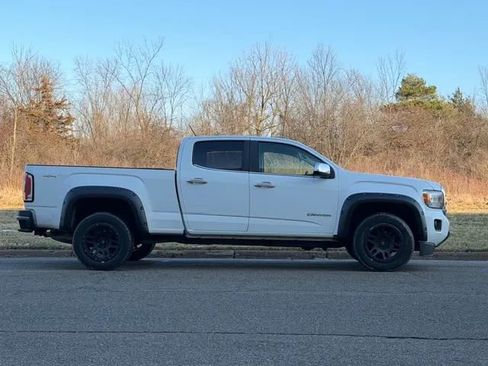Used 2018 GMC Canyon SLT image 38