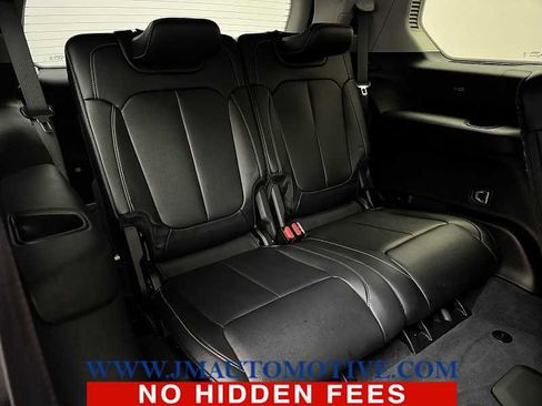 Used 2023 Jeep Grand Cherokee L Limited w/ Black Appearance Package image 18