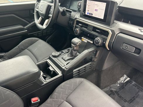 Used 2024 Toyota Tacoma TRD Sport image 15