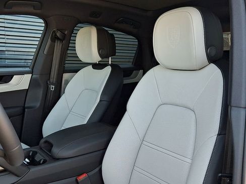 New 2026 Porsche Cayenne Coupe AWD/4WD image 5