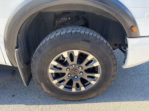 Used 2024 Nissan Titan PRO-4X w/ Pro-4x Convenience Package image 24