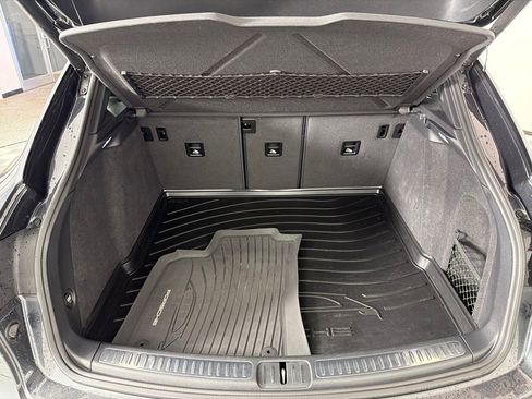 Used 2018 Porsche Macan image 24