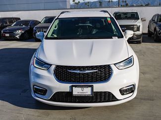 Used 2022 Chrysler Pacifica Touring-L video 2