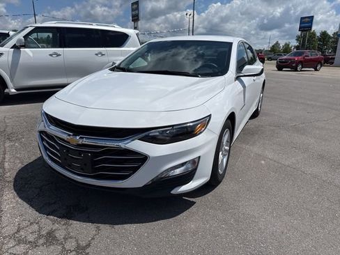Used 2024 Chevrolet Malibu LT image 3