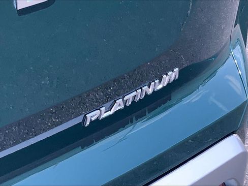 Used 2023 Nissan Pathfinder Platinum FWD image 10