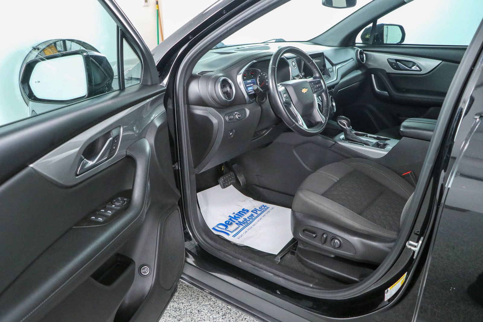 Used 2020 Chevrolet Blazer LT FWD image 3