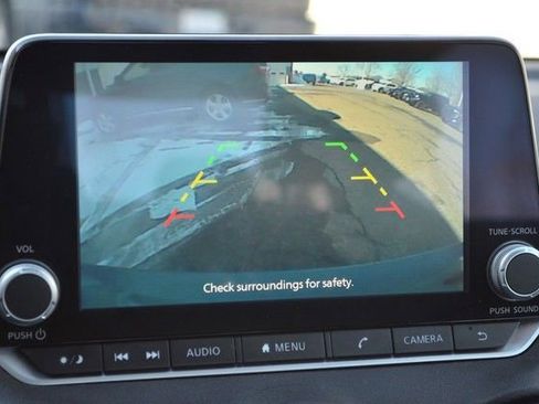 Used 2024 Nissan Sentra SV image 32