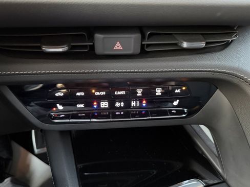 Used 2023 Buick Envision Essence w/ Sport Touring Package image 25