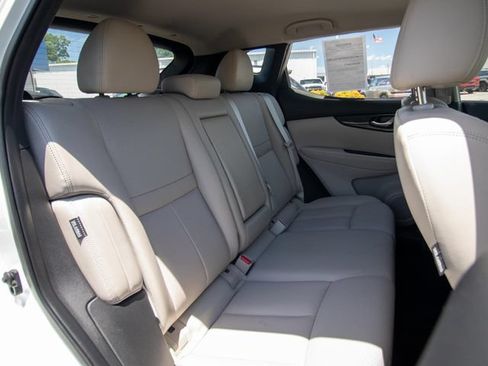 Used 2022 Nissan Rogue Sport SL FWD image 15