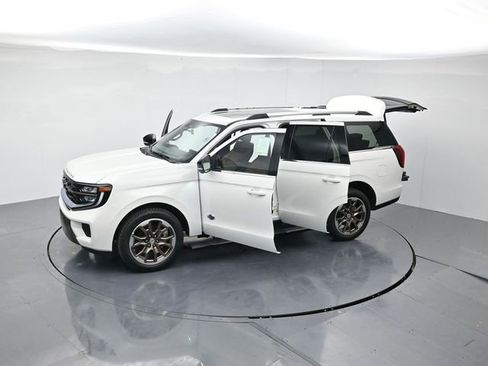 New 2025 Ford Expedition King Ranch image 43