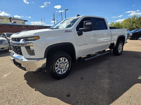 Used 2022 Chevrolet Silverado 2500 LT w/ Convenience Package image 3