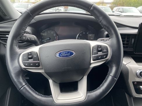 Used 2022 Ford Explorer XLT w/ Class IV Trailer Tow Package image 13