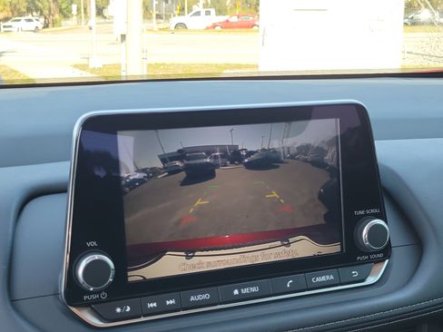 Certified 2025 Nissan Rogue S image 21