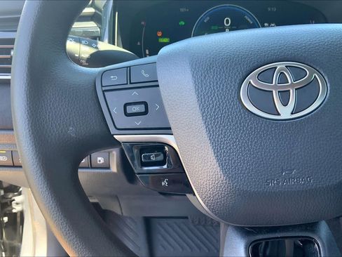 Used 2026 Toyota Camry LE w/ Convenience Package FWD image 24