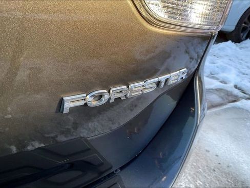 Used 2023 Subaru Forester Premium image 8