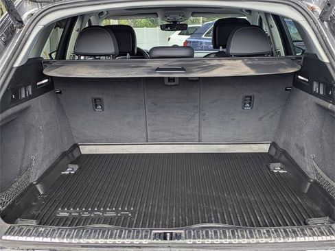 Used 2019 Audi e-tron Premium Plus image 15