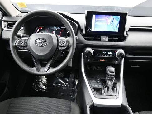 Used 2025 Toyota RAV4 LE image 19