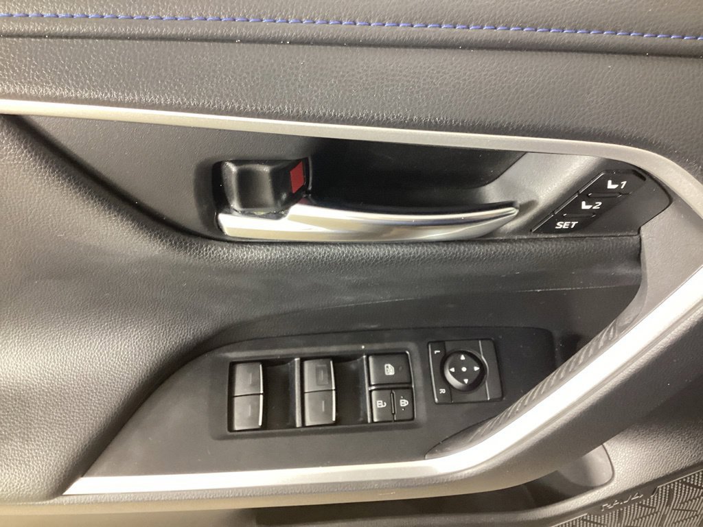 Used 2022 Toyota RAV4 XSE AWD/4WD image 11